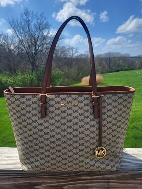 Michael Kors Signature Logo Large Tote Bag - Beige/Brown